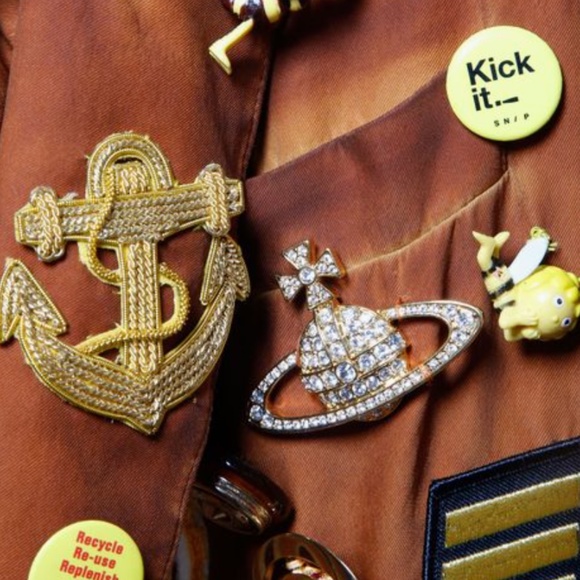 VIVIENNE WESTWOOD BAS RELIEF CRYSTAL ORB BROOCH | PIN - Picture 7 of 11